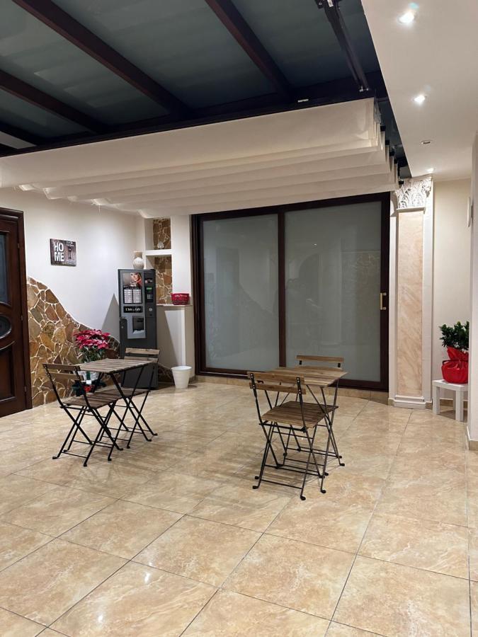 B&B Wanderlust Catania Bagian luar foto