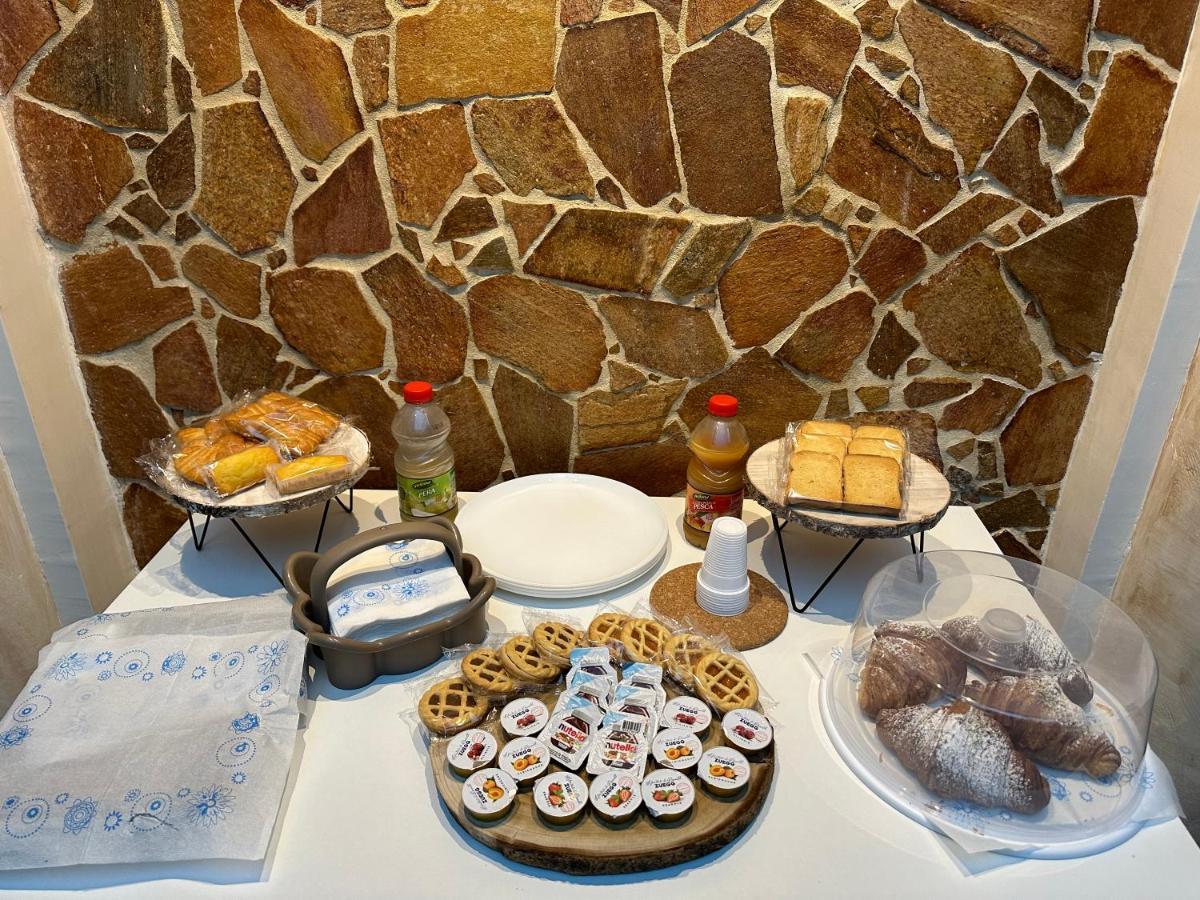 B&B Wanderlust Catania Bagian luar foto